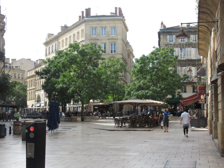 Gezellig pleintje in Bordeaux